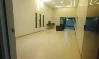 Imagem 6: Casa para venda possui 244 metros quadrados com 5 quartos