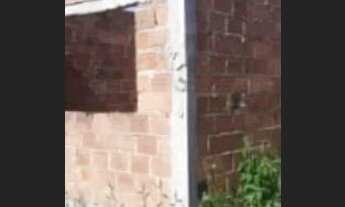 Imagem 4: Casa inacabada com terreno de 300 mts