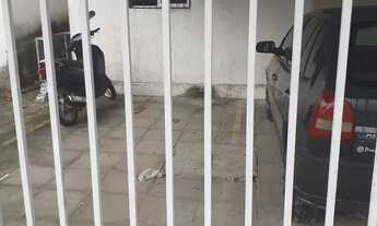 Imagem 3: Apto térreo com garagem, gradeado e varanda (Aluguel