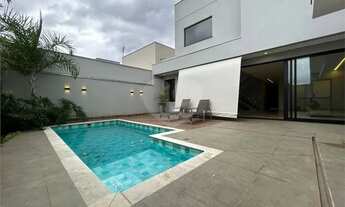 Imagem: Casa à venda com 3 quartos, sendo 3 suítes