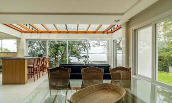 Imagem 6: Casa com 4 vagas de garagem em condomínio no bairro Pedra Redonda!