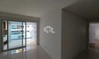 Imagem 7: APARTAMENTO COM 3 SUÍTES, 2 VAGAS DE GARAGEM NA BEIRA-MAR EM FLORIANÓPOLIS/SC