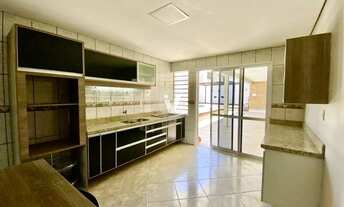 Imagem 7: Casa ampla 4 dormitórios, com piscina, 3 vagas, no bairro Juscelino Kubitschek!