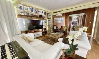 Imagem 5: Charmosa casa assinada por Zanina Caldas com encantadora vista panorâmica!