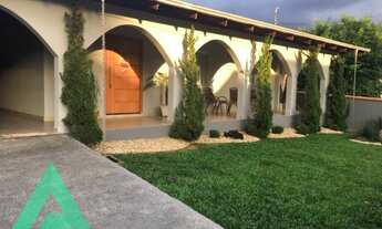 Imagem: Excelente casa com piscina, no Bairro Velha