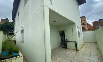 Imagem 4: Casa para Venda em Belo Horizonte, Tirol (Barreiro), 3 dormitórios, 1 suíte, 2 banheiros