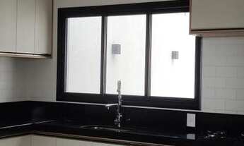 Imagem 2: BELÍSSIMA CASA DE ESQUINA COM PISCINA NO COND.VILA ITU