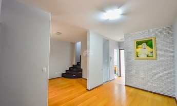 Imagem 4: Sobrado para venda possui 162 metros quadrados com 3 quartos em Capão Raso - Curitiba - PR