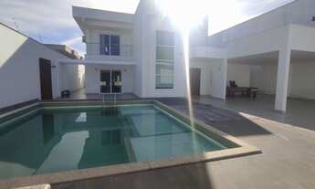 Imagem: Casa para aluguel possui 250 metros quadrados