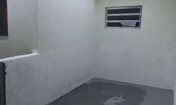 Imagem 3: Casa com 50m², quarto, sala, cozinha, banheiro, e pequeno quintal. obs. não é casa idepede