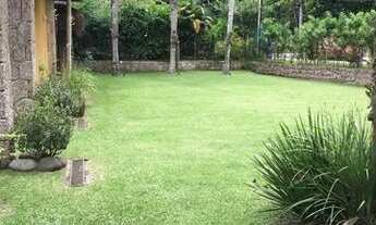 Imagem 7: Casa de condomínio sobrado para aluguel e venda possui 365 metros quadrados com 5 quartos