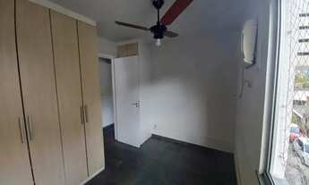 Imagem 7: Apartamento composto de sala e dois quartos, sendo 1 com armário embutido, banh