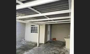 Imagem 4: Casa do meio Casa em condomínio com 2 dormitórios