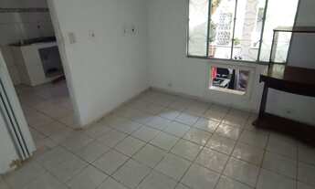 Imagem 5: Alugo kitnet para aposentados ler anúncio