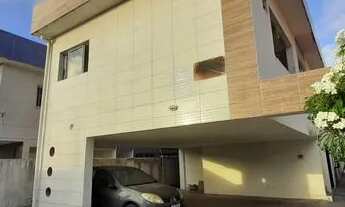 Imagem: Casa em privê/ 2 quartos/ suíte/ 1° andar