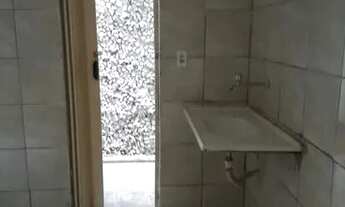 Imagem 5: Tá barato! Alugo casa com 02 quartos e garagem na Rua Cruz Saldanha