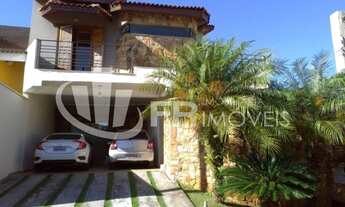 Imagem: Casa à venda em condomínio na Zona Leste