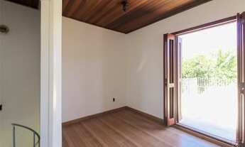 Imagem: PORTO ALEGRE - Casa Padrão - Aberta dos