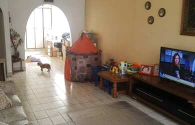 Imagem 3: Térrea para venda tem 225 metros quadrados com 5 quartos em Jardim Guassu - São Vicente