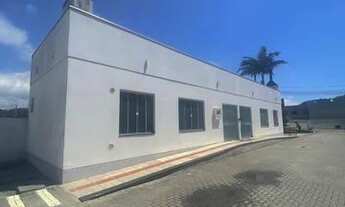 Imagem 3: Apartamento sem mobília em condomínio fechado, para locação anual no bairro Rio Pequeno