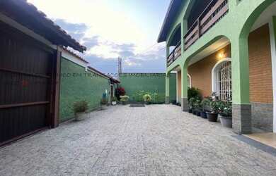 Imagem 3: Sobrado em Terreno de 500 M², 5 quartos, 4 banheiros e 10 gava de garagem