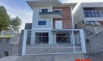 Imagem: Excelente Casa 5 dormitório(s) em Pedra