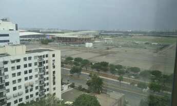 Imagem 7: Otima sala Barra da Tijuca entrar trabalhar garagem e ar split portaria 24h