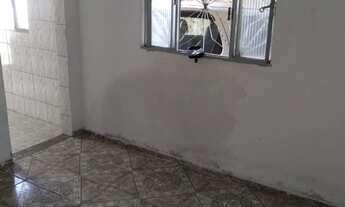 Imagem: Casa para Alugar - 2 Quartos Área Privativa!