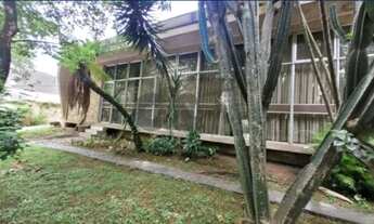 Imagem: Casa Térrea - 4 Dormitórios (Suítes)