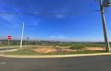 Imagem: Terreno de Esquina Plano 311 m² à Venda