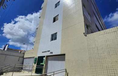 Imagem: Apartamento no Centro com 2 Quartos, 2 Vagas