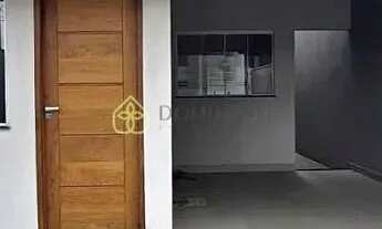 Imagem: Casa de 2 quartos recém-construída à