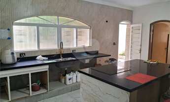 Imagem 2: Casa à venda ou para alugar com 3 quartos, sendo 1 suíte, em Jaguaré, São Paulo - SP