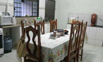 Imagem 7: Alugo ótima casa bem localizada no bairro Goiás 700,00 tratar com Silvia