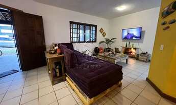 Imagem 4: Casa térrea com 4 dormitórios e um belo jardim para locação anual e venda na praia de juqu