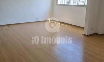 Imagem 6: Moema com dois dormitórios, uma vaga, quarto e banheiro de empregada