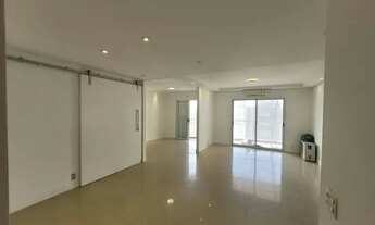 Imagem 3: Apartamento para aluguel possui 111 m2, sala ampliada, 2 quartos, sendo 1 suíte