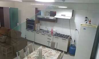 Imagem: Lindo sobrado Praia de Leste