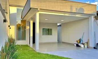 Imagem 3: PROPIEDADE CENTRAL! 3 Quartos, Lote 337m² com Piscina!