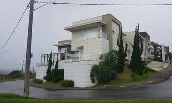 Imagem 6: Casa para venda tem 563 metros quadrados com 4 quartos