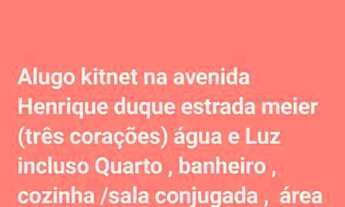 Imagem: Ponto de ônibus na frente, mercado padaria