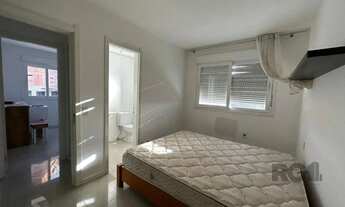 Imagem 7: 3 quartos (1 suíte), churrasqueira, sacada e 1 vaga. Infra completa