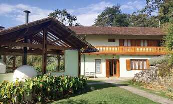 Imagem: Acolhedora casa à venda com área de lazer