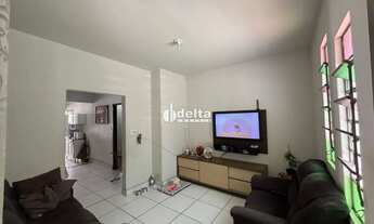 Imagem 2: Casa residencial com 3 quartos disponível para venda no bairro Cazeca em Uberlândia-MG