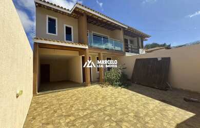 Imagem: Alugo casa de 4/4 sendo 02 suítes no Bairro