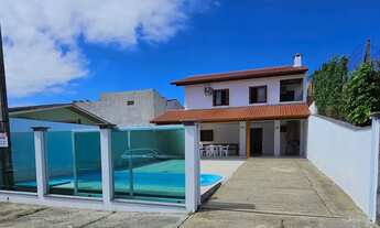 Imagem: Casa de 2 pisos, 4 dormitórios com Piscina