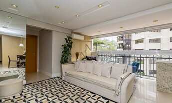 Imagem 2: Apartamento semi-mobiliado com três quartos, sendo uma suíte, e duas vagas paralelas no Ca