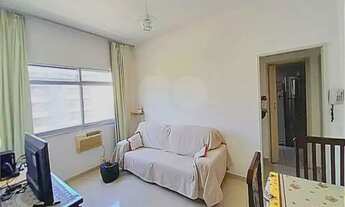 Imagem 2: Imóvel para venda possui 70 metros quadrados com 2 quartos em Botafogo - Rio de Janeiro