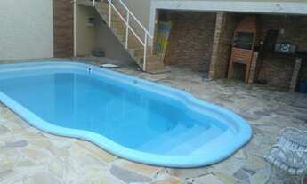 Imagem: Aluga se casa com piscina em Angra dos Reis