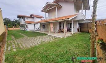 Imagem 2: 2 Casas Belissimas para venda no centro de Garopaba